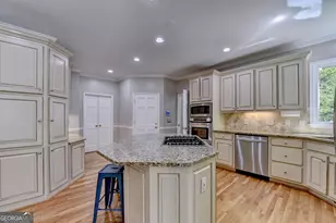 13415 Providence Lake Dr, Alpharetta, GA 30004 - Photo 23