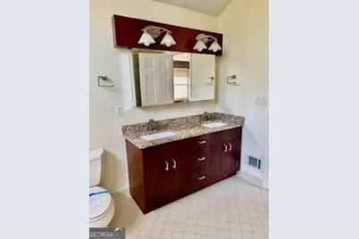 8323 Seven Oaks Drive, Jonesboro, GA 30236 - Photo 17