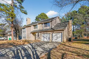 858 Chapman Cir, Stone Mountain, GA 30088 - Photo 3