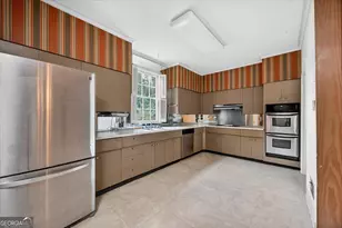 1802 Pine Forest Cir, Dublin, GA 31021 - Photo 9