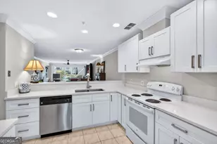 3005 River Dr, Savannah, GA 31404 - Photo 7