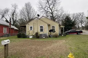 184 N Harkness St, Jackson, GA 30233 - Photo 3