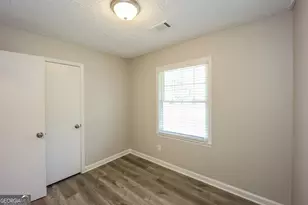 8143 Huntington Dr, Jonesboro, GA 30238 - Photo 11