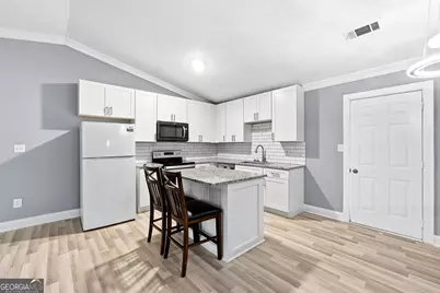 677 Tarkington Road S, Stone Mountain, GA 30088 - Photo 9