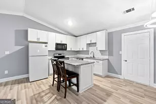 677 Tarkington Rd S, Stone Mountain, GA 30088 - Photo 9