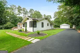 1099 Pine Valley Rd, Griffin, GA 30224 - Photo 1