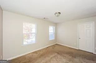 9510 Lakeview Rd, Union City, GA 30291 - Photo 11