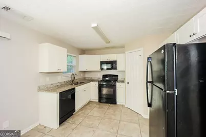 9510 Lakeview Road, Union City, GA 30291 - Photo 7