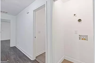 433 W Lake Avenue NW, Atlanta, GA 30318 - Photo 17