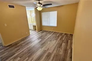 8560 Creekwood Way, Jonesboro, GA 30238 - Photo 9