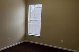 9555 Lakeview Cir, Union City, GA 30291 - Photo 5