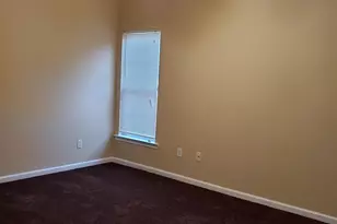 9555 Lakeview Cir, Union City, GA 30291 - Photo 3