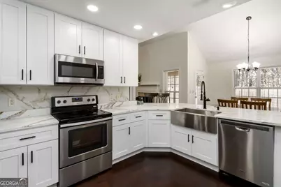 1670 Cooper Lakes Drive, Grayson, GA 30017 - Photo 9