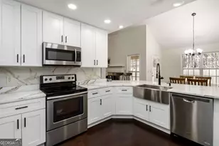 1670 Cooper Lakes Dr, Grayson, GA 30017 - Photo 9