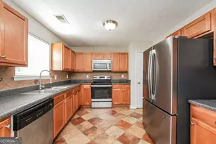 8097 Kylie Ct, Riverdale, GA 30274 - Photo 7