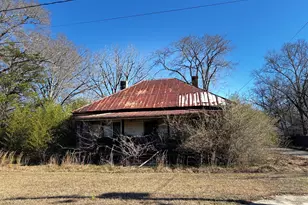 202 Thompson St, Crawfordville, GA 30631 - Photo 1