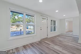 2624 NW Peyton Rd, Atlanta, GA 30318 - Photo 17