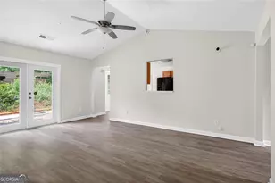 3338 Lindale Ct, Ellenwood, GA 30294 - Photo 7