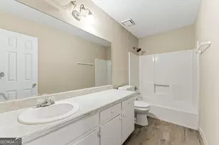 2653 Laurel Woods Ln SE, Conyers, GA 30094 - Photo 9