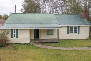 113 Pine Cir, Lagrange, GA 30241 - Photo 1