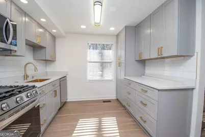 302 Glenview Drive, Peachtree City, GA 30269 - Photo 5