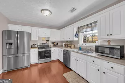 704 Academy Woods Drive, Jefferson, GA 30549 - Photo 15