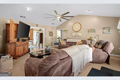 142 Lloyd Drive, Jesup, GA 31545 - Photo 9