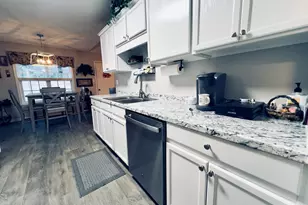 75 Canterbury Dr, Grantville, GA 30220 - Photo 3