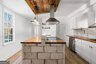 8211 Colquitt St, Douglasville, GA 30134 - Photo 13