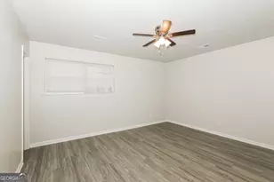 9319 Forest Knoll Dr, Jonesboro, GA 30238 - Photo 9