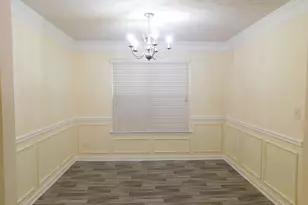 225 Laura Cir, College Park, GA 30349 - Photo 3