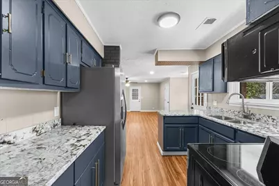 317 E Barnett St, Washington, GA 30673 - Photo 9