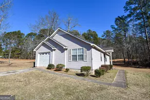 120 Park Pl, Barnesville, GA 30204 - Photo 1