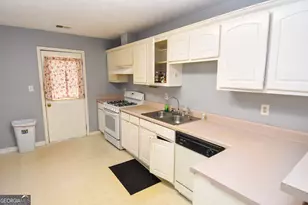 120 Park Pl, Barnesville, GA 30204 - Photo 29