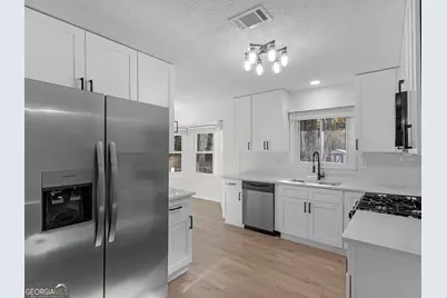 8228 Lullwater Court, Jonesboro, GA 30236 - Photo 15