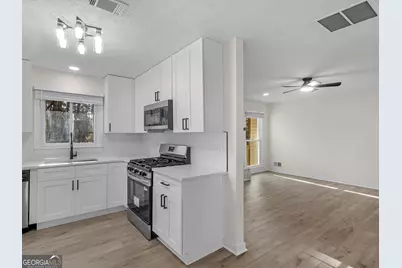 8228 Lullwater Court, Jonesboro, GA 30236 - Photo 13