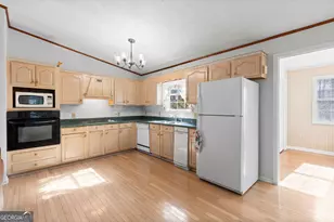 6449 Paradise Point Rd, Flowery Branch, GA 30542 - Photo 11