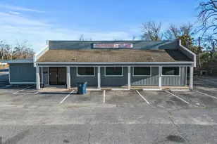 215 NW Main St, Vidalia, GA 30474 - Photo 1