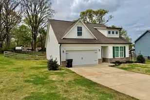 1924 Lou Gurley Rd, Bowersville, GA 30516 - Photo 3