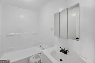 370 S 6th St, Jesup, GA 31545 - Photo 11