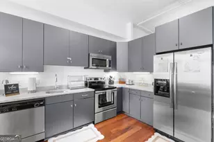 310 W Broughton St, Savannah, GA 31401 - Photo 9