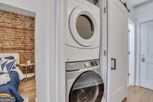 310 W Broughton St, Savannah, GA 31401 - Photo 11