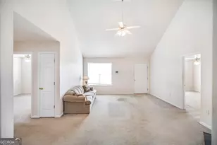 1560 Sweetwater Dr, Warner Robins, GA 31088 - Photo 9