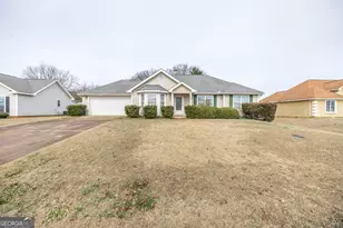 1560 Sweetwater Dr, Warner Robins, GA 31088 - Photo 3