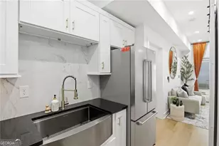 6305 Shannon Pkwy, Union City, GA 30291 - Photo 7