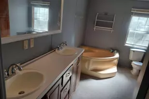 102 Brookview Dr, Griffin, GA 30223 - Photo 13