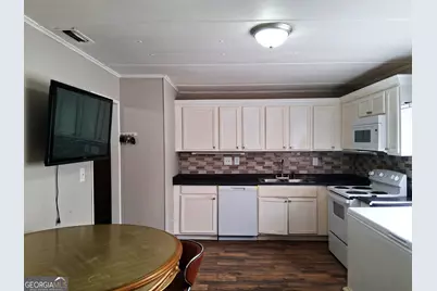 2732 Village Green Lane, Macon, GA 31206 - Photo 3