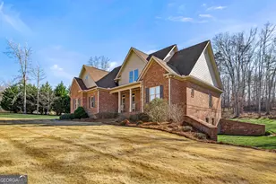 263 Woodmont Dr, Cornelia, GA 30531 - Photo 5