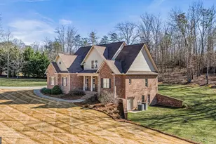 263 Woodmont Dr, Cornelia, GA 30531 - Photo 1