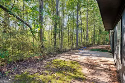 728 Stonebridge Crescent, Lithonia, GA 30058 - Photo 15